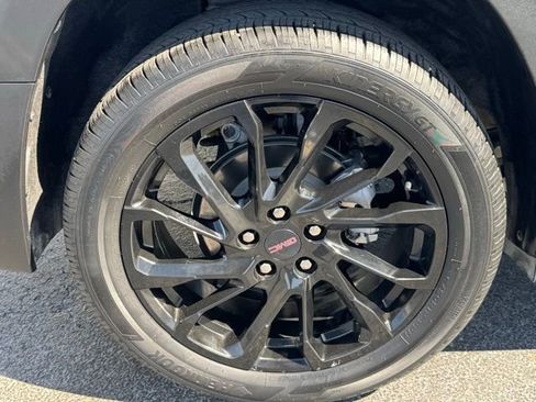 Used 2023 GMC Terrain SLT w/ Tech Package FWD image 6