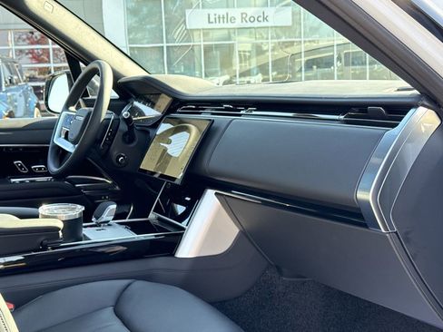 New 2025 Land Rover Range Rover SE image 19