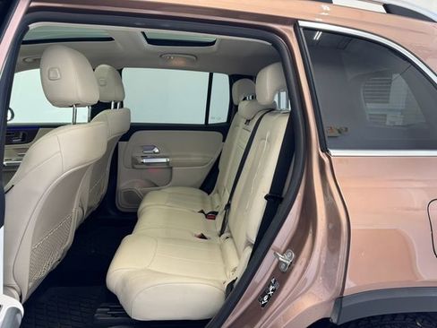 Used 2023 Mercedes-Benz GLB 250 image 18