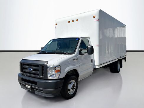 Used 2023 Ford E-450 and Econoline 450 Super Duty RWD image 5