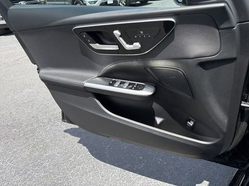 Used 2025 Mercedes-Benz C 300 Sedan image 22