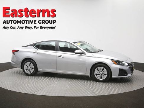 Used 2023 Nissan Altima 2.5 S FWD image 45