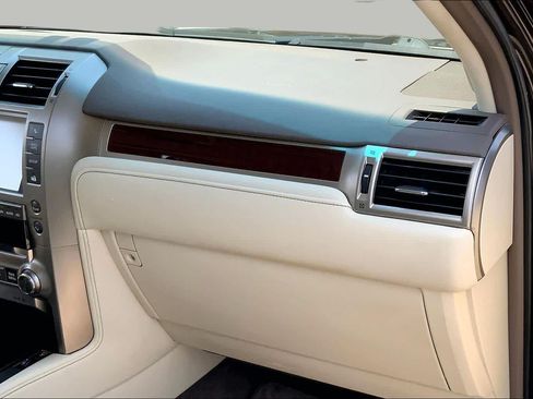 Used 2018 Lexus GX 460 Premium w/ Premium Package AWD/4WD image 17