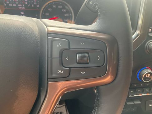 Used 2019 Chevrolet Silverado 1500 High Country w/ Technology Package AWD/4WD image 22