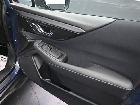 Used 2025 Subaru Outback Premium image 28