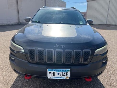 Used 2019 Jeep Cherokee Trailhawk image 11