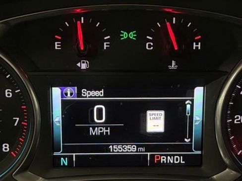 Used 2018 Chevrolet Traverse LT FWD image 16