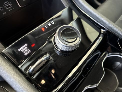 Used 2023 Jeep Grand Cherokee Limited w/ Black Appearance Package image 25