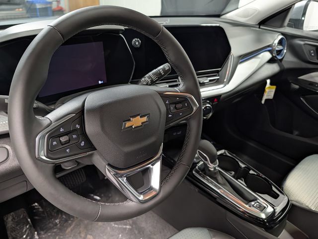 New 2026 Chevrolet Trax LT w/ Sunroof Package FWD image 17
