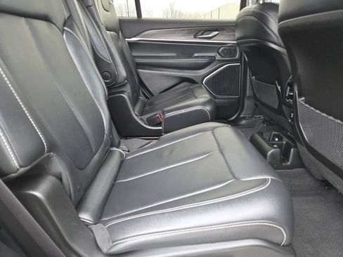 Used 2022 Jeep Grand Cherokee L Limited image 5