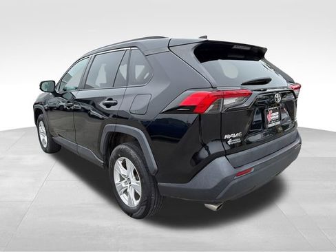 Used 2021 Toyota RAV4 XLE AWD/4WD image 5