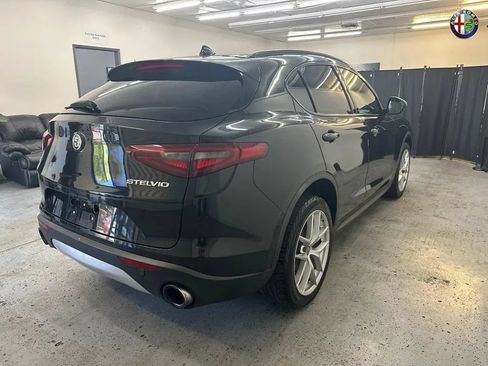 Used 2019 Alfa Romeo Stelvio Ti Sport w/ Quick Order Package 22S Sport AWD/4WD image 4
