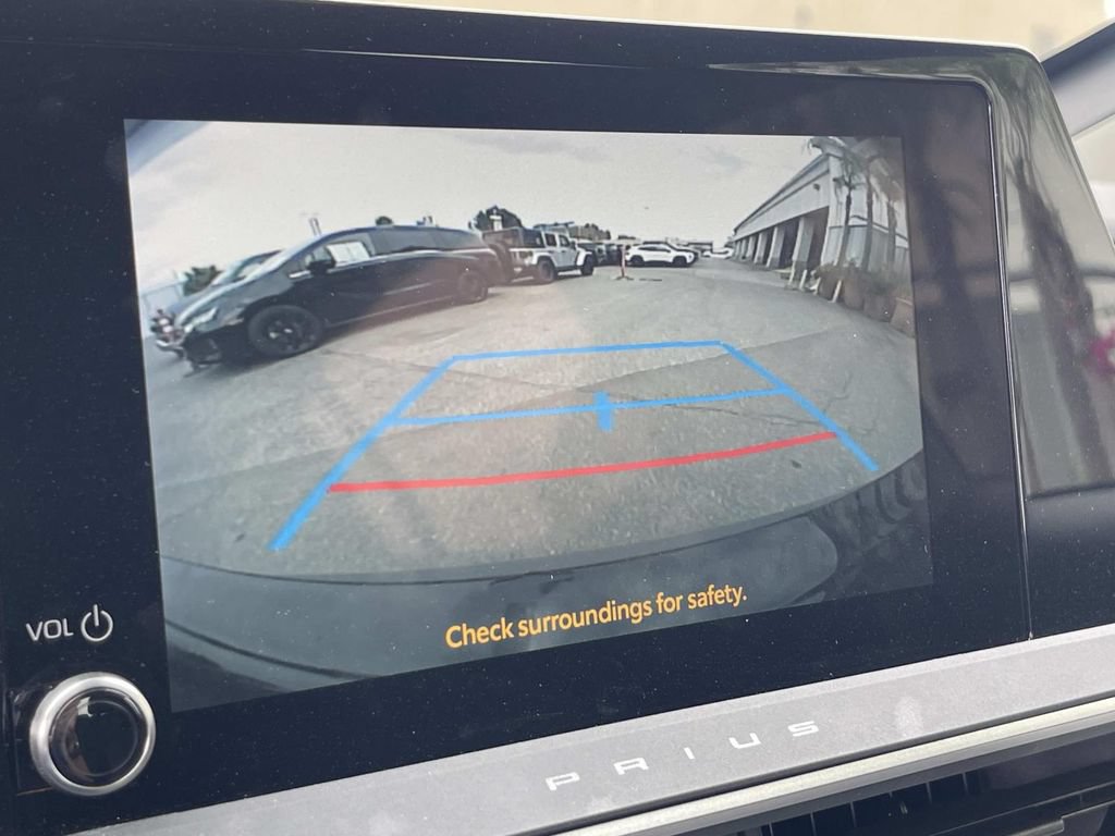 Used 2025 Toyota Prius LE FWD image 18