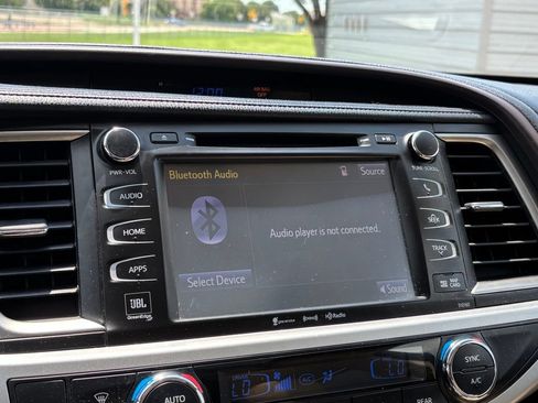 Used 2016 Toyota Highlander Limited FWD image 9