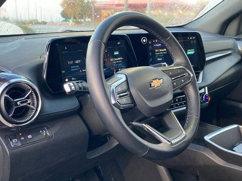 Used 2025 Chevrolet Equinox LT image 8