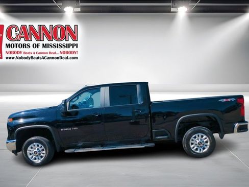 Used 2024 Chevrolet Silverado 2500 LT image 9