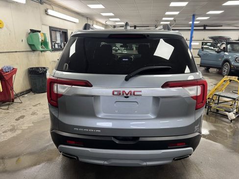 Used 2023 GMC Acadia SLE w/ Driver Convenience Package image 9
