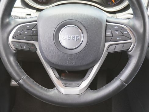 Used 2020 Jeep Grand Cherokee Limited w/ Luxury Group II RWD image 29
