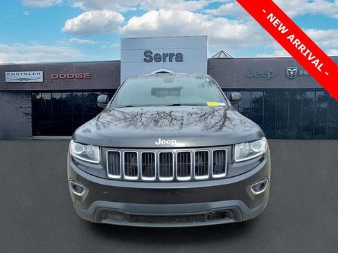 Used 2014 Jeep Grand Cherokee Laredo w/ 18" Wheel & 8.4" Radio Group image 2