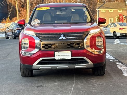Used 2022 Mitsubishi Outlander SE image 8