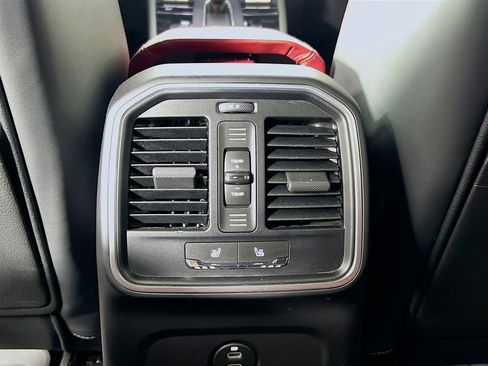 Certified 2024 Porsche Macan S AWD/4WD image 27