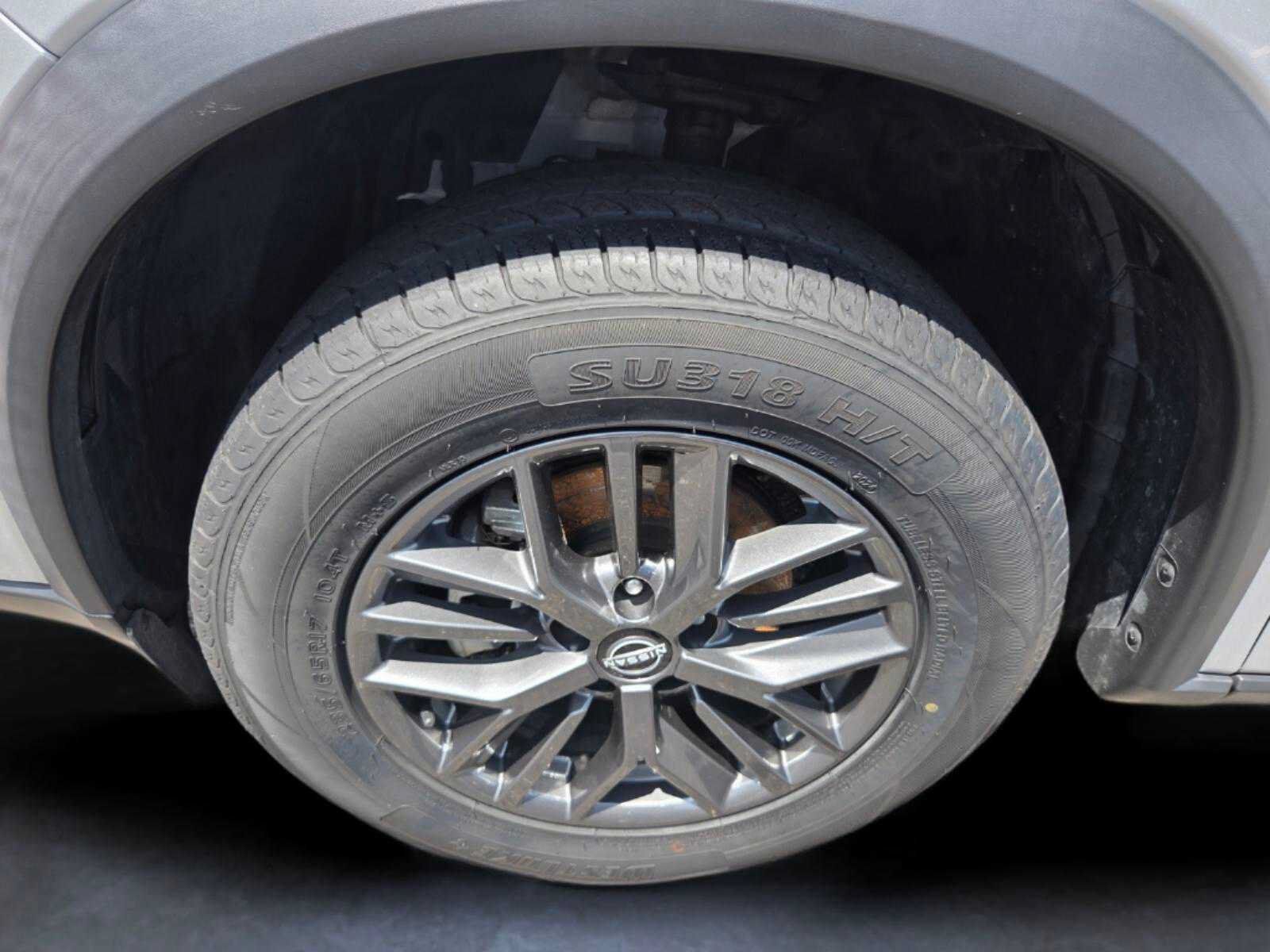 Used 2024 Nissan Rogue S FWD image 9