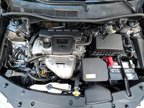 Used 2015 Toyota Camry SE image 16