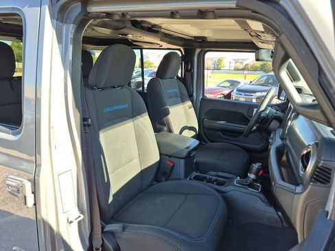 Used 2023 Jeep Wrangler Unlimited Rubicon 4xe w/ Cold Weather Group AWD/4WD image 73