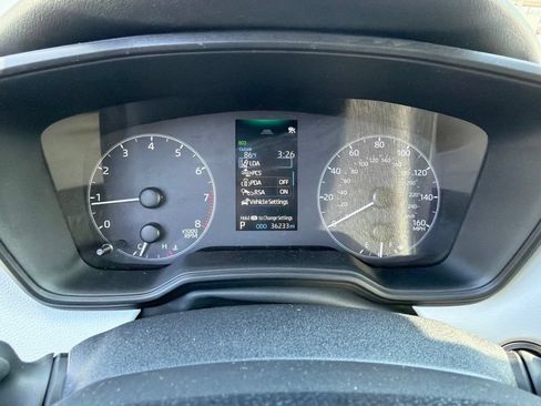 Used 2025 Toyota Corolla SE FWD image 4