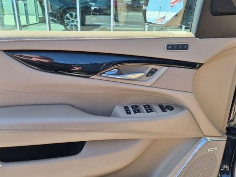 Used 2018 Cadillac Escalade Platinum AWD/4WD image 13