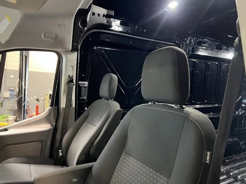 Used 2023 Ford Transit 250 Medium Roof image 22