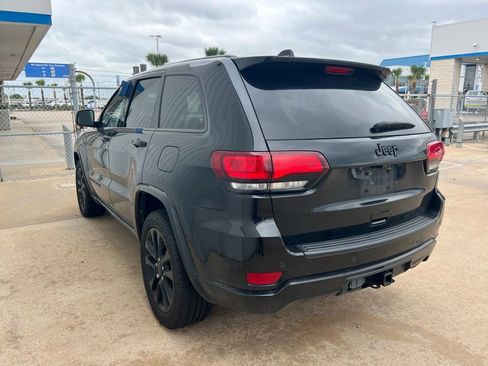 Used 2020 Jeep Grand Cherokee Altitude RWD image 7