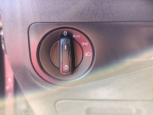 Used 2021 Volkswagen Tiguan S image 24