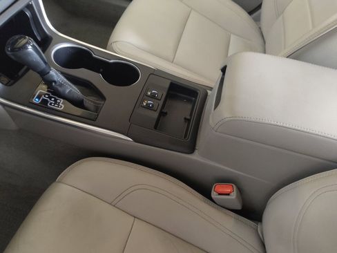 Used 2016 Toyota Camry XLE FWD image 26