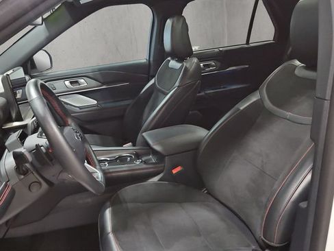 Used 2025 Ford Explorer ST AWD/4WD image 12