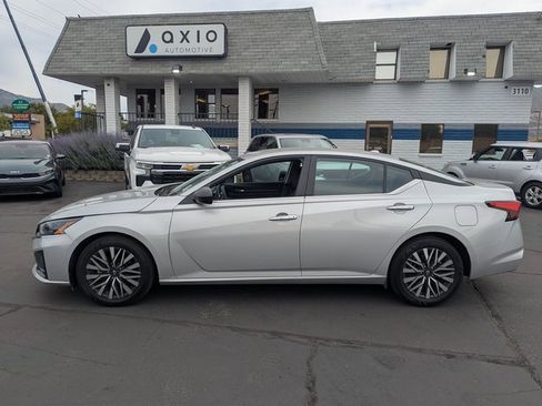 Used 2024 Nissan Altima 2.5 SV image 7