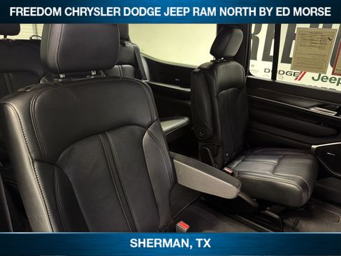 Used 2024 Jeep Wagoneer Series II AWD/4WD image 11