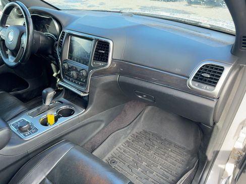 Used 2018 Jeep Grand Cherokee Overland image 35