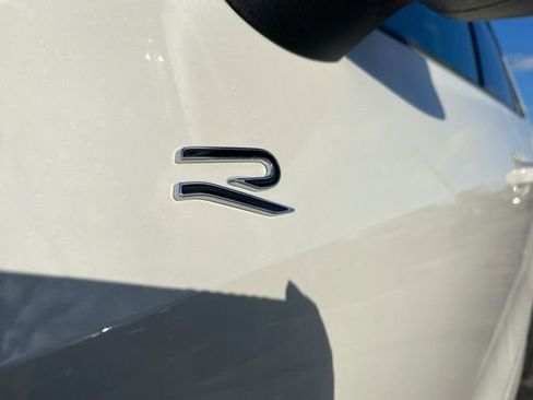 New 2026 Volkswagen Tiguan SE R-Line image 13