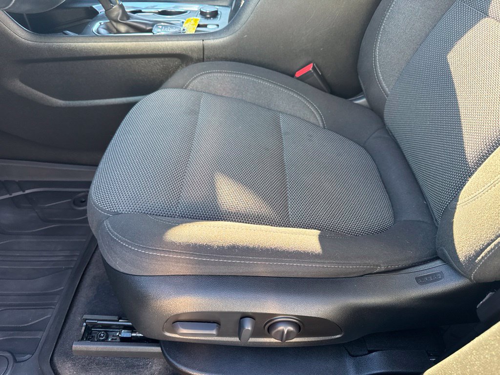 Used 2023 Chevrolet Traverse LT FWD image 16