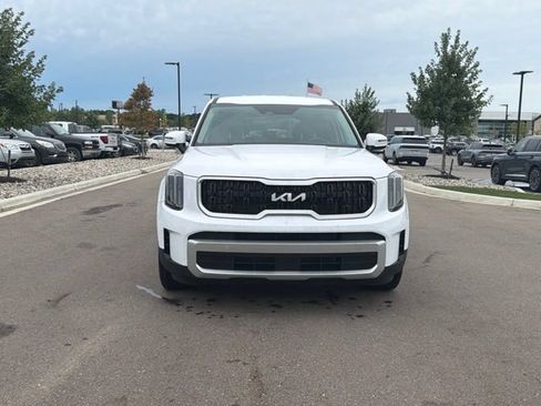 Used 2023 Kia Telluride LX FWD image 1