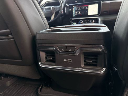 Used 2024 GMC Sierra 2500 Denali Ultimate image 35