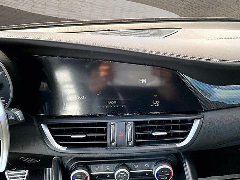 Used 2019 Alfa Romeo Giulia Ti RWD image 19