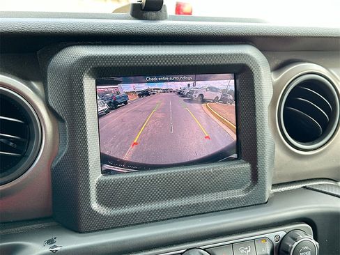 Used 2021 Jeep Wrangler Unlimited Sport image 23