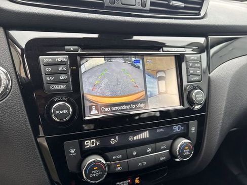 Used 2017 Nissan Rogue Sport SL w/ SL Premium Package image 21