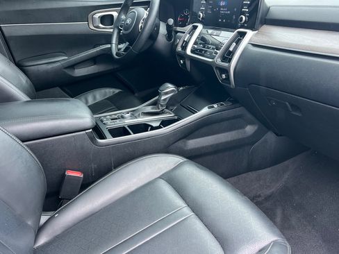 Used 2021 Kia Sorento EX w/ Panoramic Sunroof Package image 19