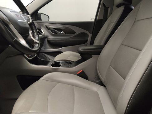 Used 2022 GMC Terrain SLT w/ LPO, 'HIT The Road' Package FWD image 17