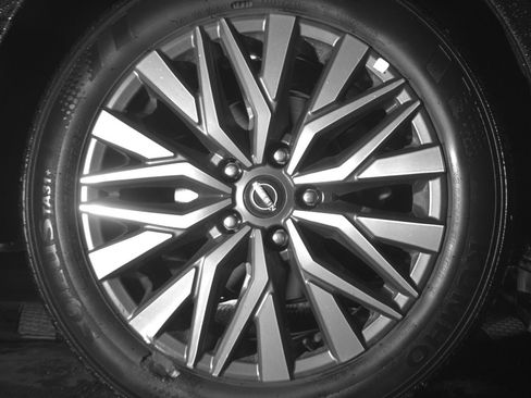 Used 2025 Nissan Altima 2.5 SV FWD image 12