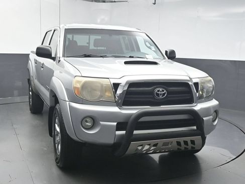 Used 2006 Toyota Tacoma PreRunner RWD image 2