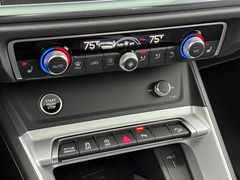 New 2025 Audi Q3 2.0T Premium image 17